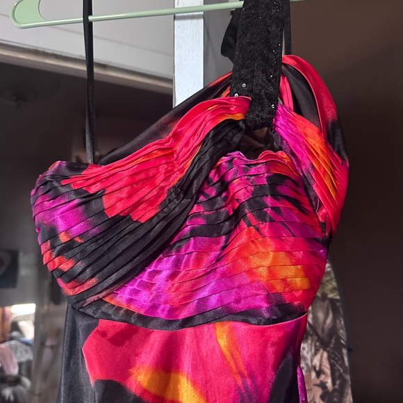 Vibrant Maxi Dress with Open Strap back Size Medium - Picture 6 of 6